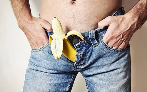 Faça exercícios musculares para o pênis
Primeira coisa que precisamos entender que o pênis e toda a região que o 
envolve (assoalho pélvico) é formado por músculos.
Da mesma forma como outros músculos do corpo precisam ser treinados para ter 
um melhor desempenho em determinadas tarefas, como levantar peso, correr, entre 
outros…
Os músculos que envolvem a ereção do pênis, também podem ser treinados para 
terem mais força, resistência e potência.
1) CONTROLE
Quando for urinar, interrompa o jato de xixi e segure por uns 10 segundos e 
em seguida solte.
Repita a interrupção duas a três vezes ao 